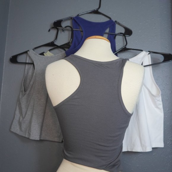 Amazon Womens Bundle (5) Multicolor Basic Sleeveless Crop Tank Tops Size Medium - Picture 2 of 3